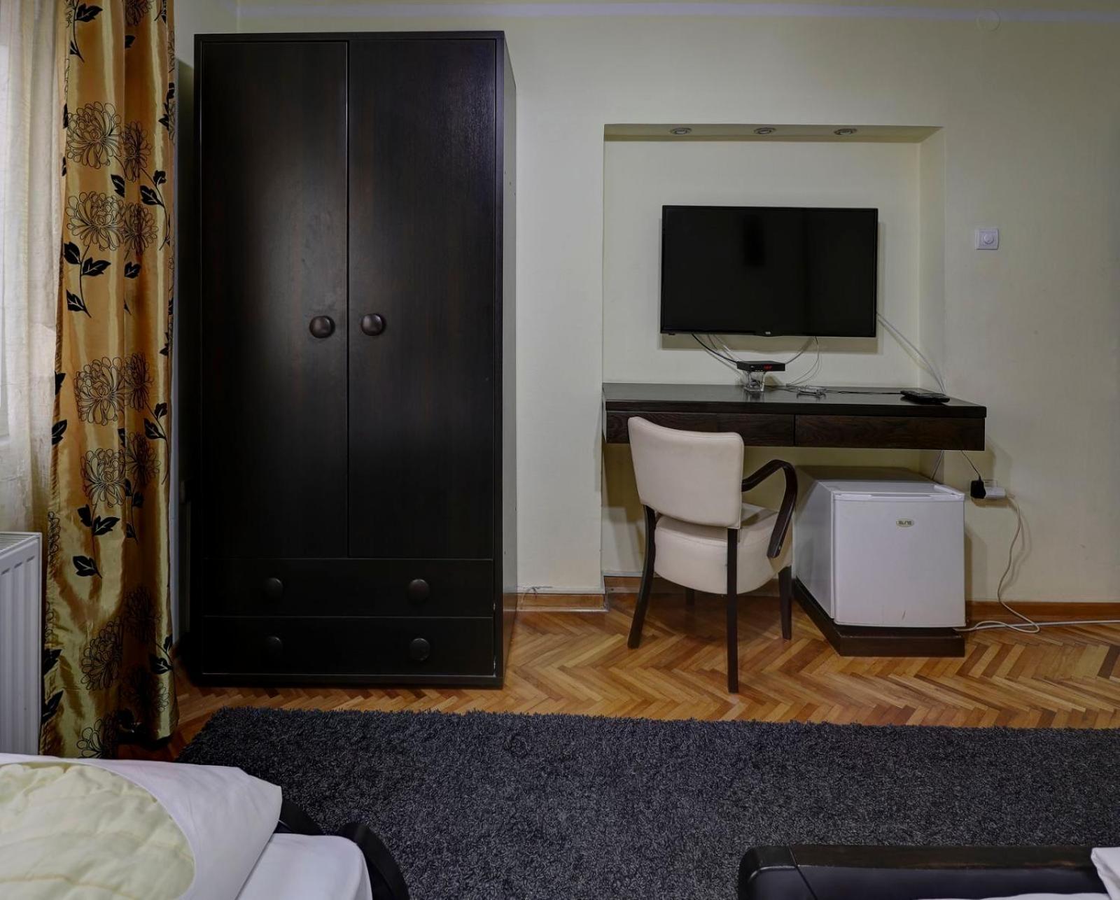 Hotel Perla Ldm Leskovac Leskovac  Kültér fotó